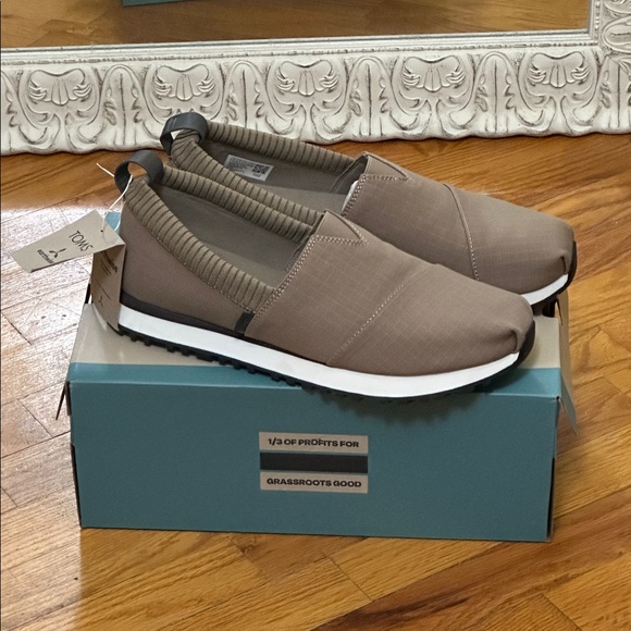 Toms Other - TOMS Men's Tan Slip-On Loafers